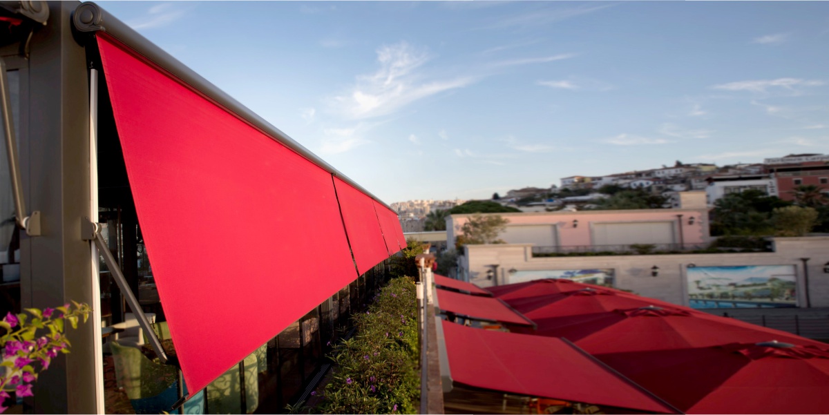 PENTE Drop Arm Awning